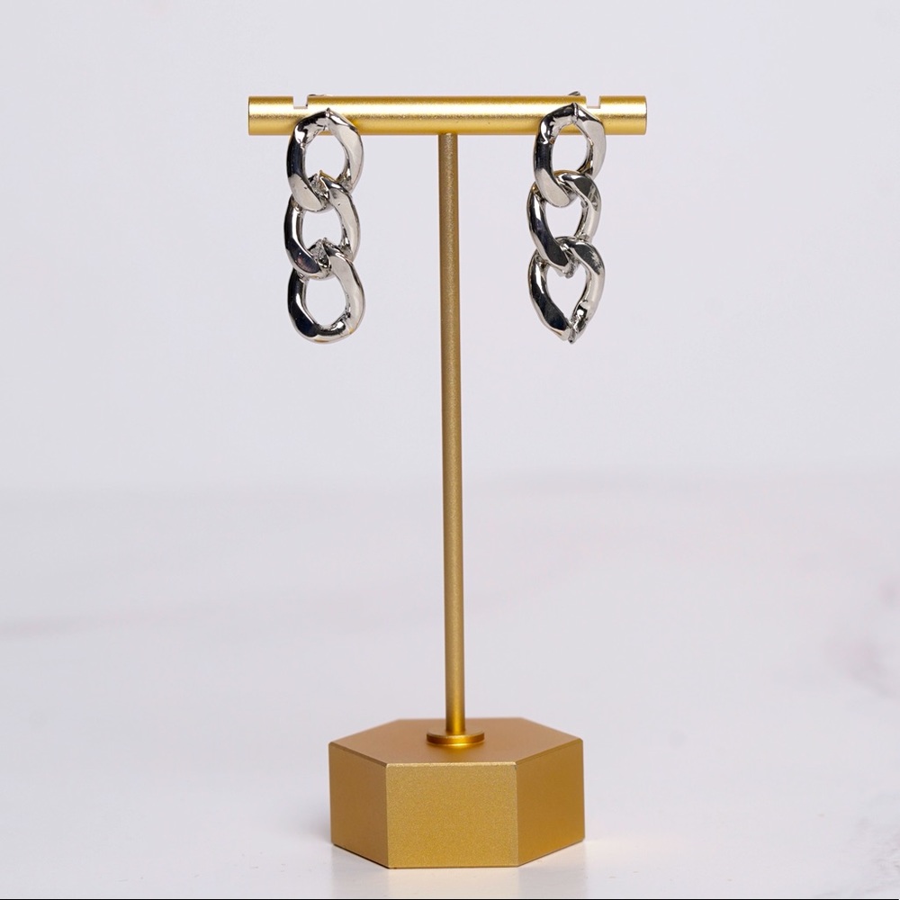 Chain drop earrings
